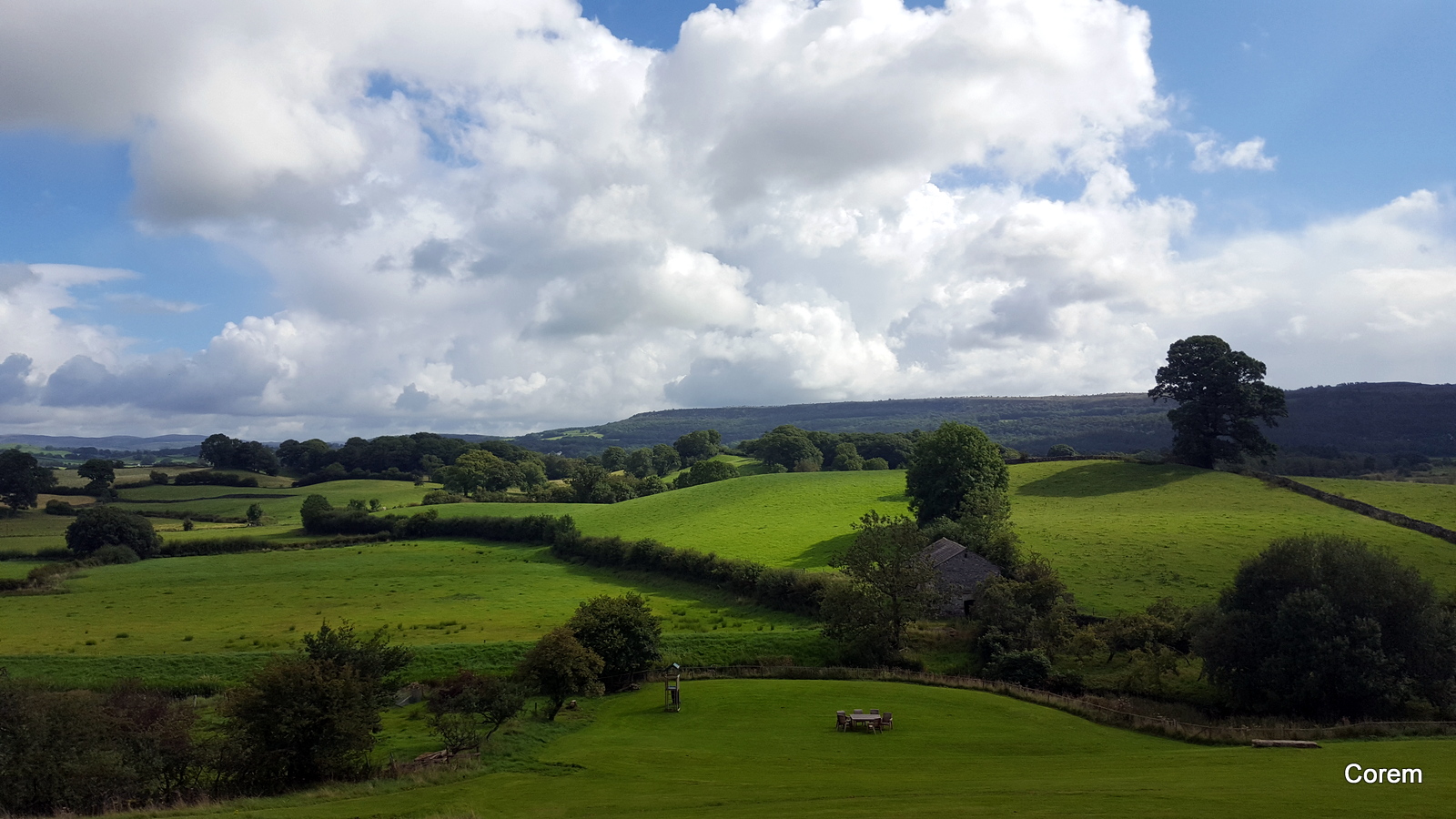 אזור האגמים
