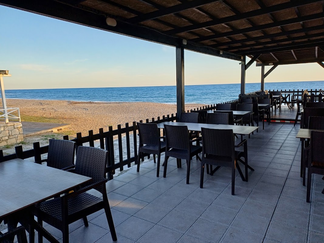 Kyrenia beach bar restaurant