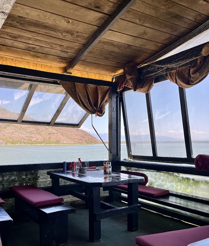 Lesendro Fish Restaurant (Local Cuisine)