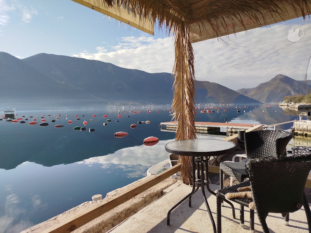 Mussels, Fish & Oyster Restaurant - Milos Grubacevic