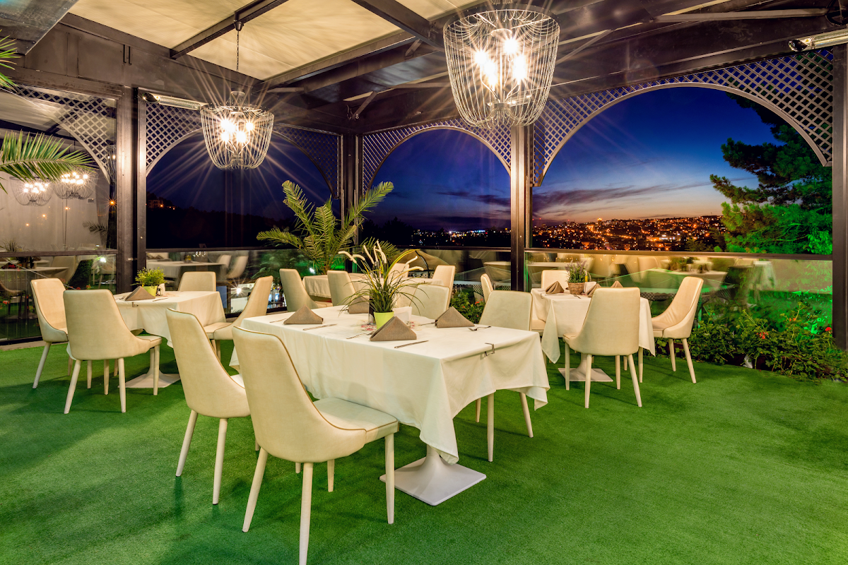 Restaurant RAYA Garden